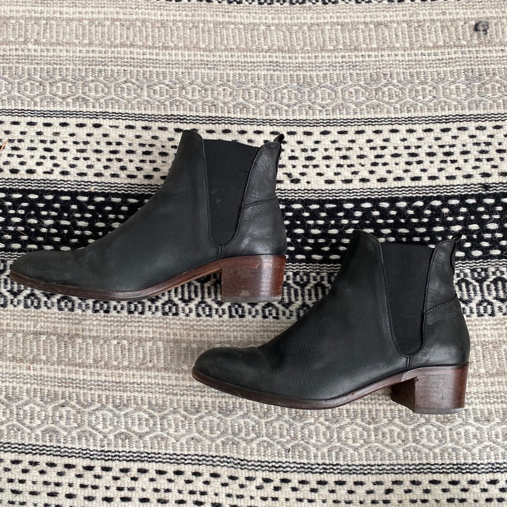 H by Hudson black leather Chelsea boots size 10/41